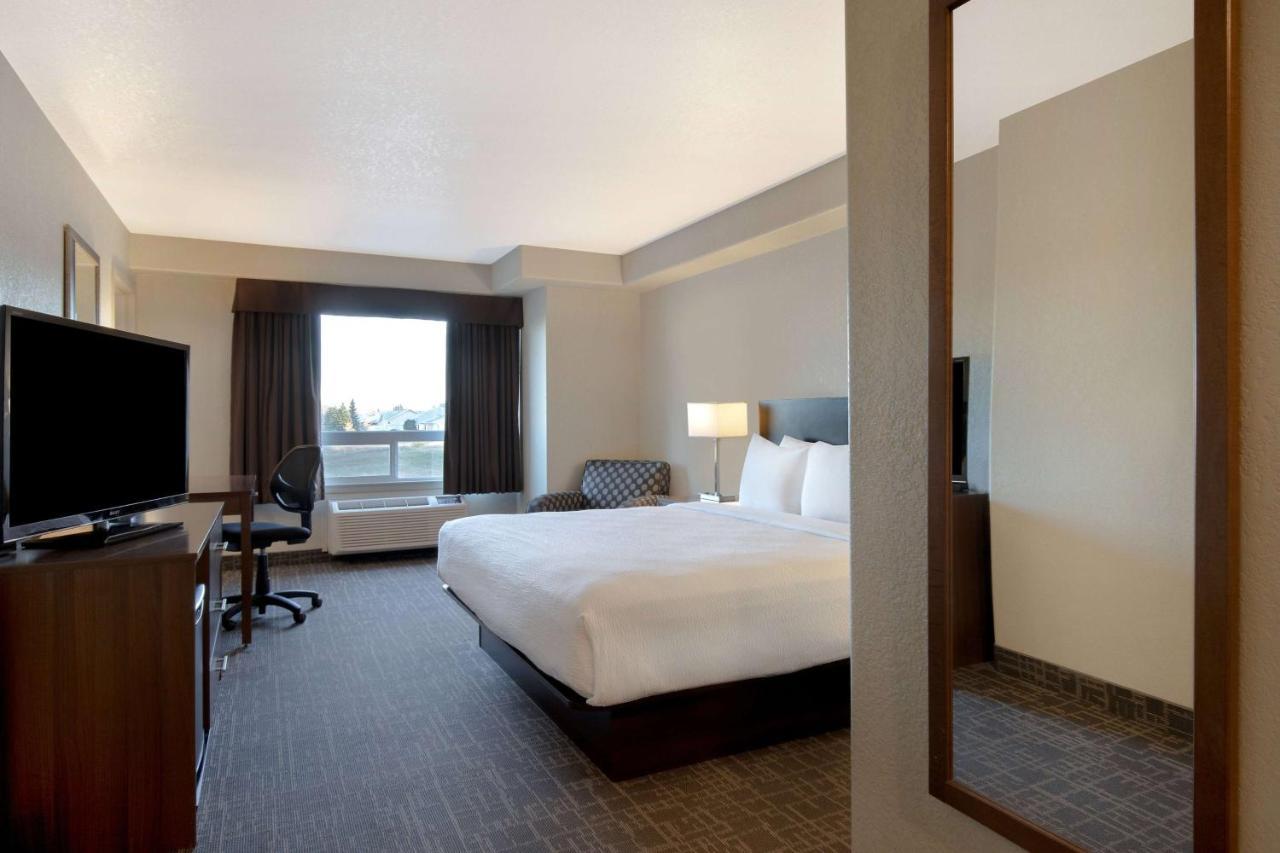 Days Inn & Suites By Wyndham Yorkton Exterior foto