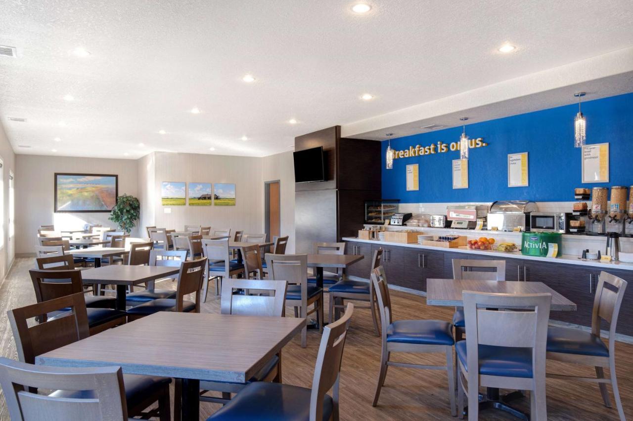 Days Inn & Suites By Wyndham Yorkton Exterior foto