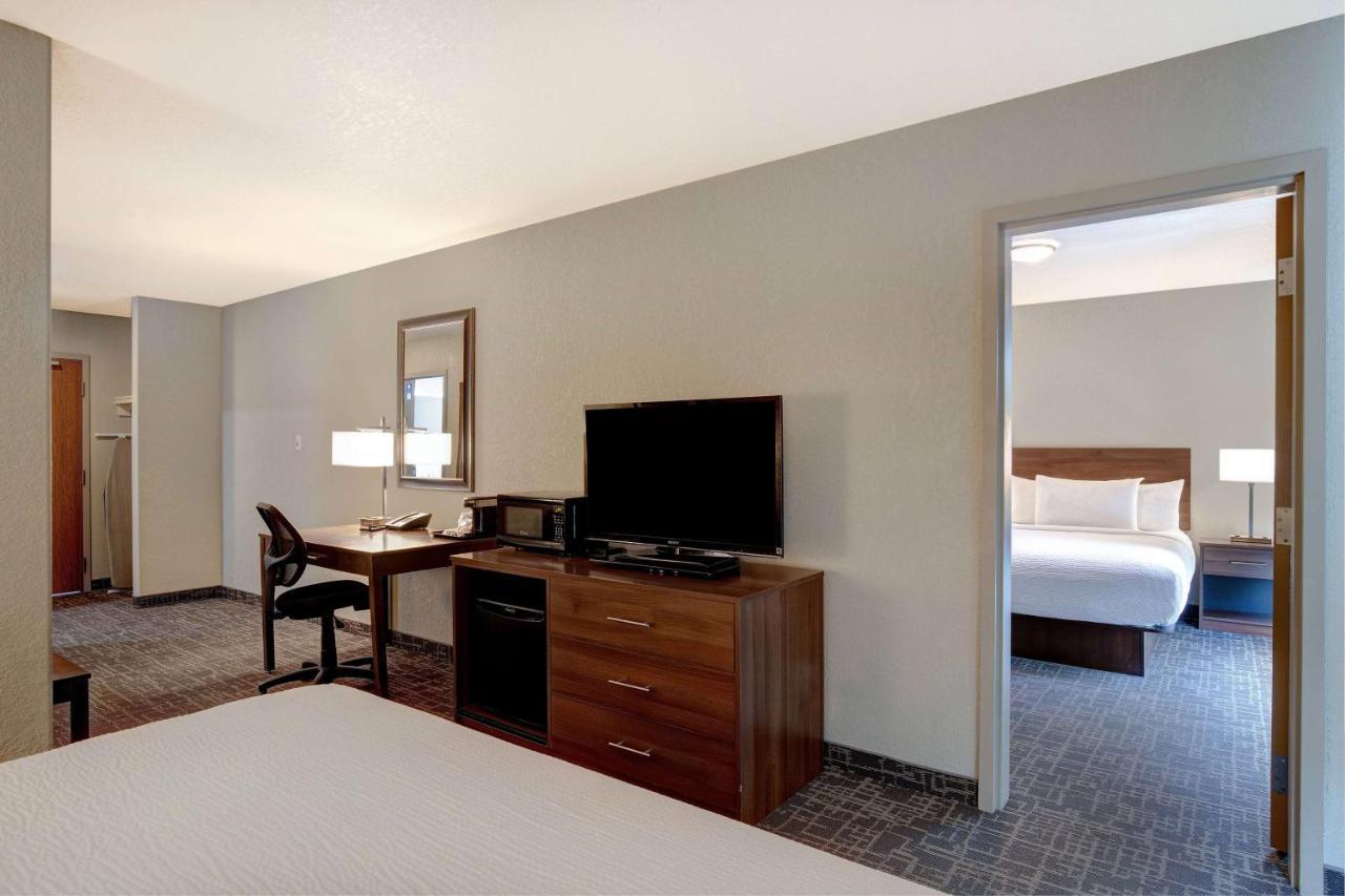 Days Inn & Suites By Wyndham Yorkton Exterior foto