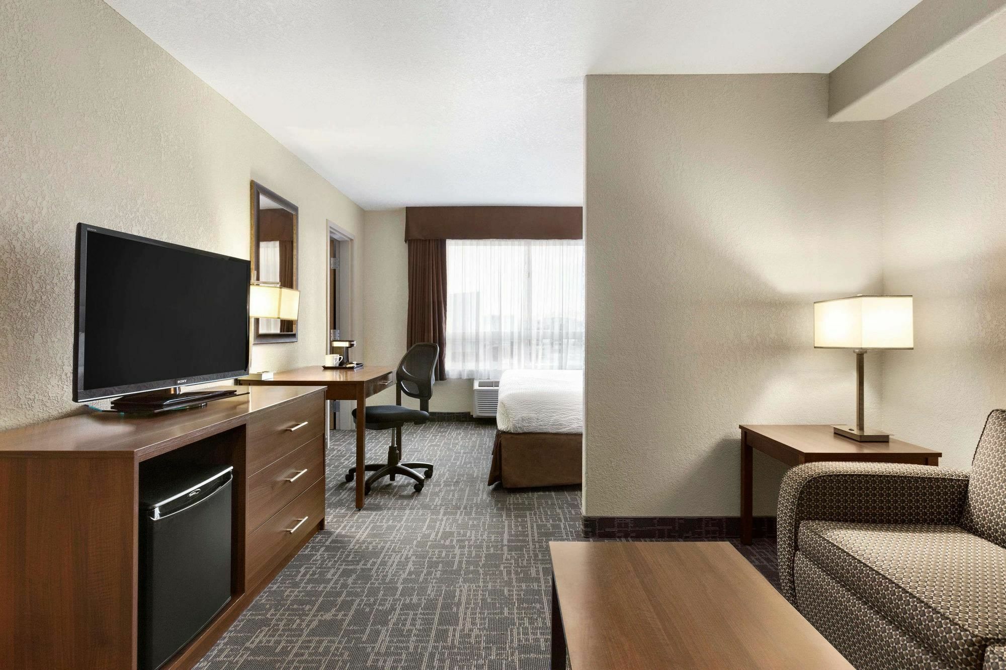 Days Inn & Suites By Wyndham Yorkton Exterior foto